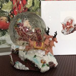 Christmas Musical Snow Globe